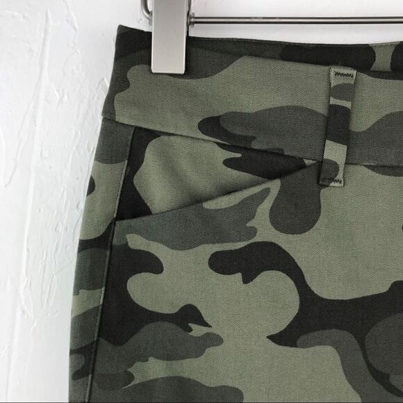 Old Navy Olive Camo High Rise Pixie Pants 0 NWT - Picture 2 of 7